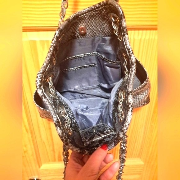 Nicole Miller Large Animal Print Hobo NWOT - Picture 8 of 9